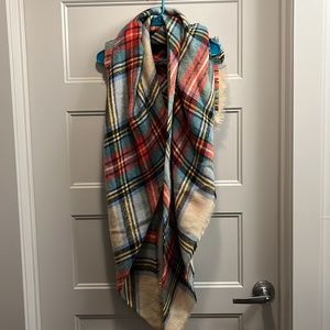 American Eagle white plaid blanket scarf